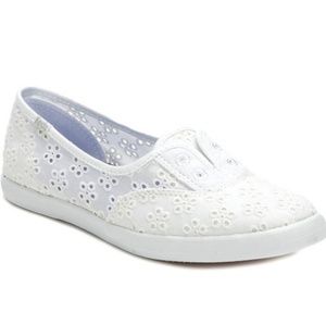 keds chillax eyelet